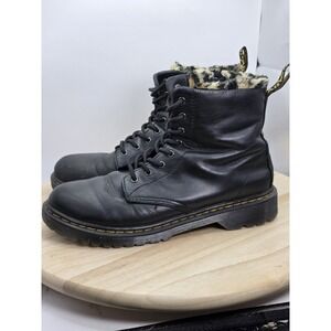 Women's Size 7 - Dr. Martens 1460‎ 8-Eye Serena Boot - Black / Zebra
